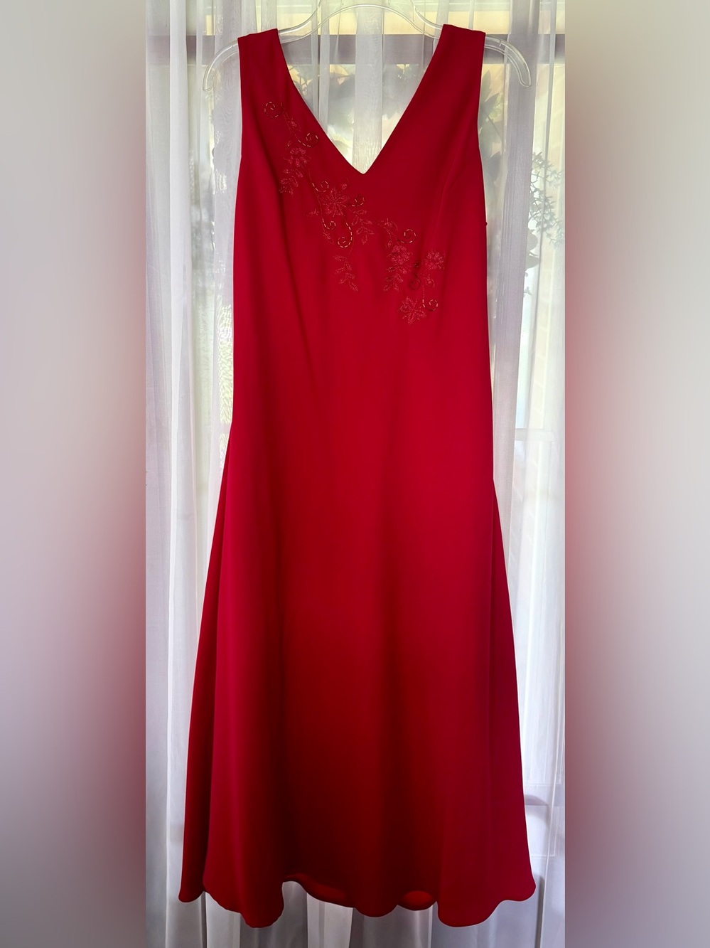 Amanda Smith Women’s Red Floral Beaded Sleeveless V-Neck Dress Back Zipper